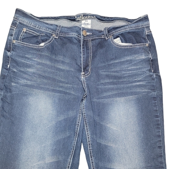 Revolt blue jeans size 18W straight leg stretchy material super comfortable - Picture 2 of 9